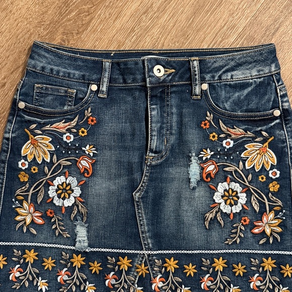 Altar’d State denim mini skirt floral embroidered distressed size XS - Picture 3 of 9